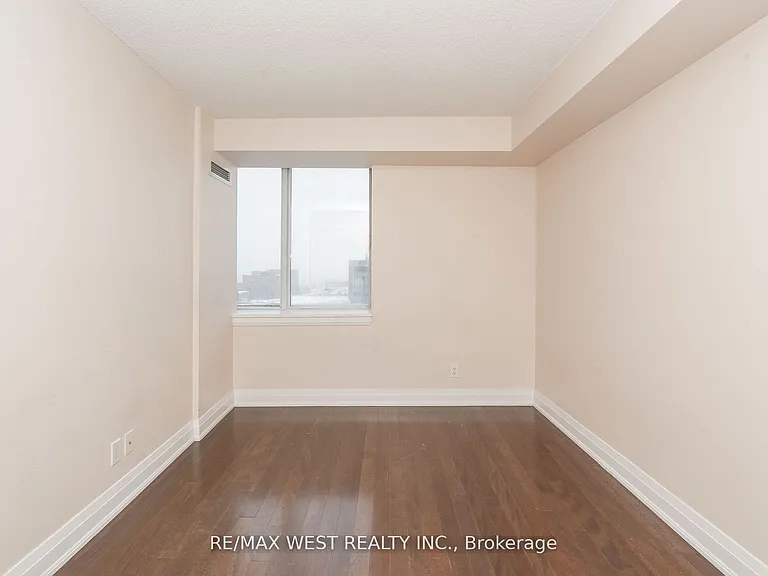 2737 Keele St #817 — Photo 15
