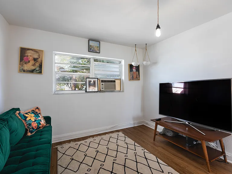 421 NE 68th St #7 — Photo 5