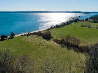 140 Plantation Ln, Saunderstown, RI 02874