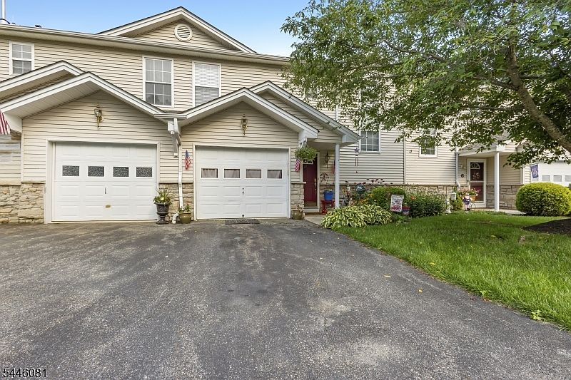 1st image of 21 Stonehill Rd