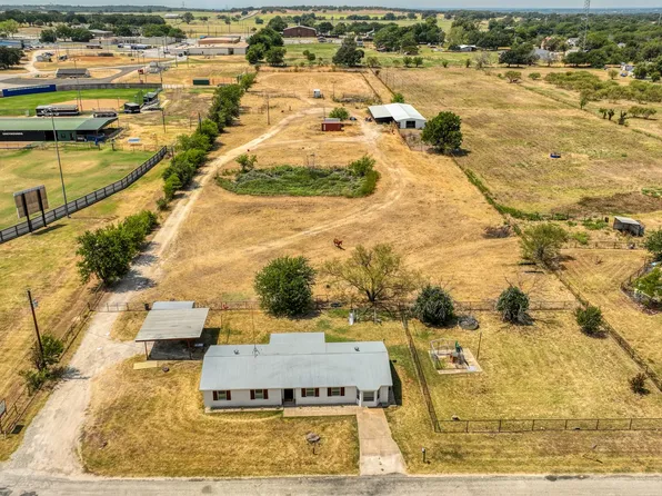704 Lee Ln, Weatherford, TX 76087