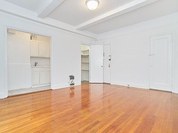 2nd image of 135 E 50th St #4DD