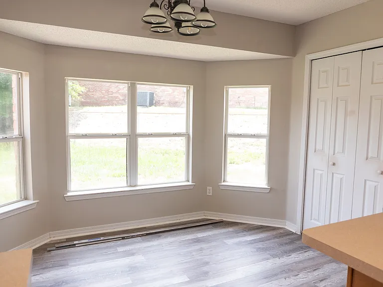 465 Jillian Dr — Photo 6