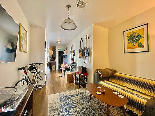 1st image of 890 Bergen St #3B
