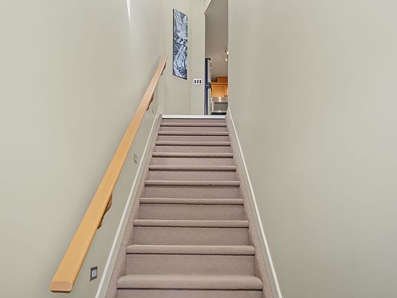 5th image of 2565 Hanna Cres NW #30