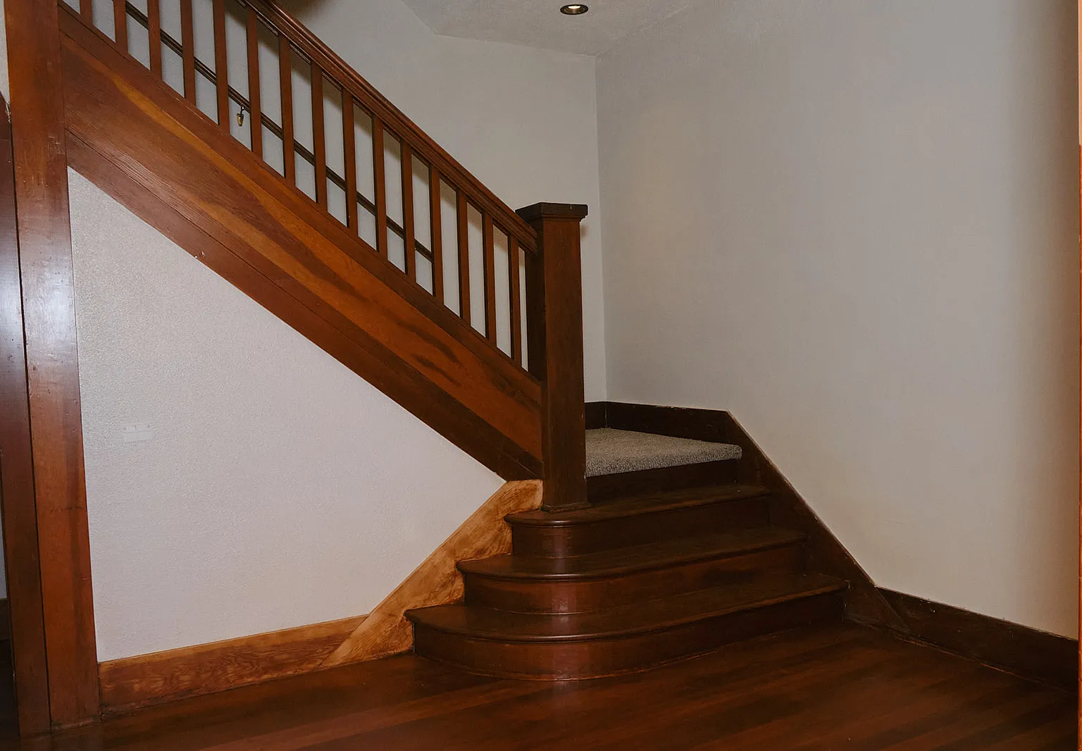 4 bed, 2.5 bath, 1900 sqft, $2,000 — Photo 3