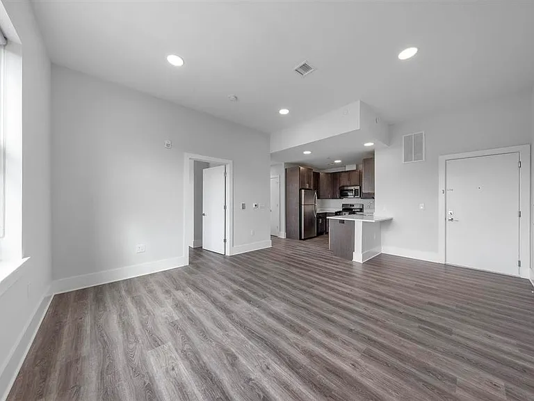 660 Grand St #403 — Photo 5