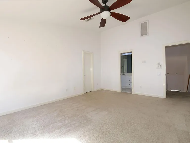 2819 Crawford St — Photo 13