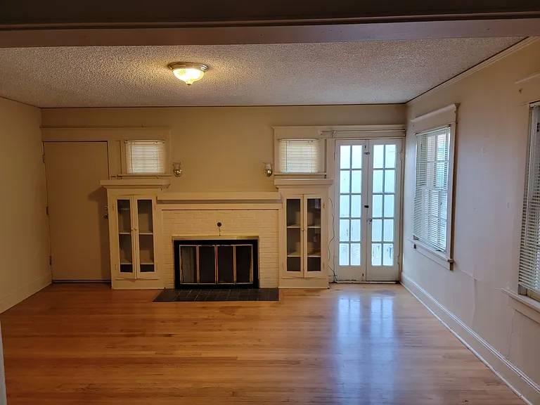 Avondale Apartments — Photo 17