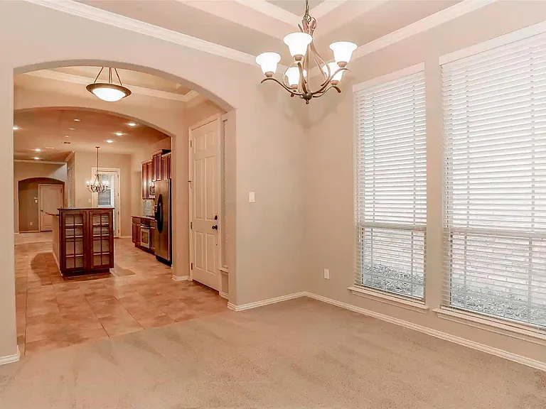 231 Carrington Ln — Photo 4