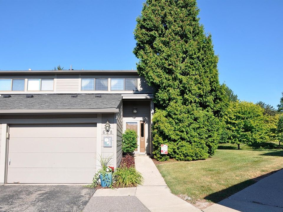1st image of 628 Peninsula Ct