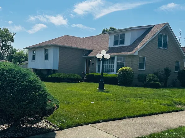 1209 Prince Dr, South Holland, IL 60473