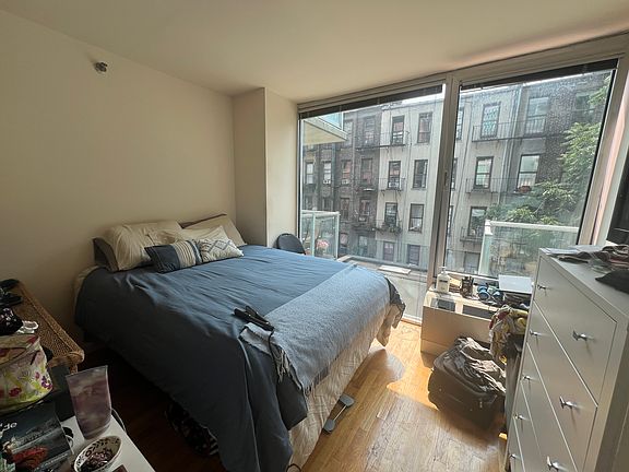 4th image of 540 W 50th St APT 4E