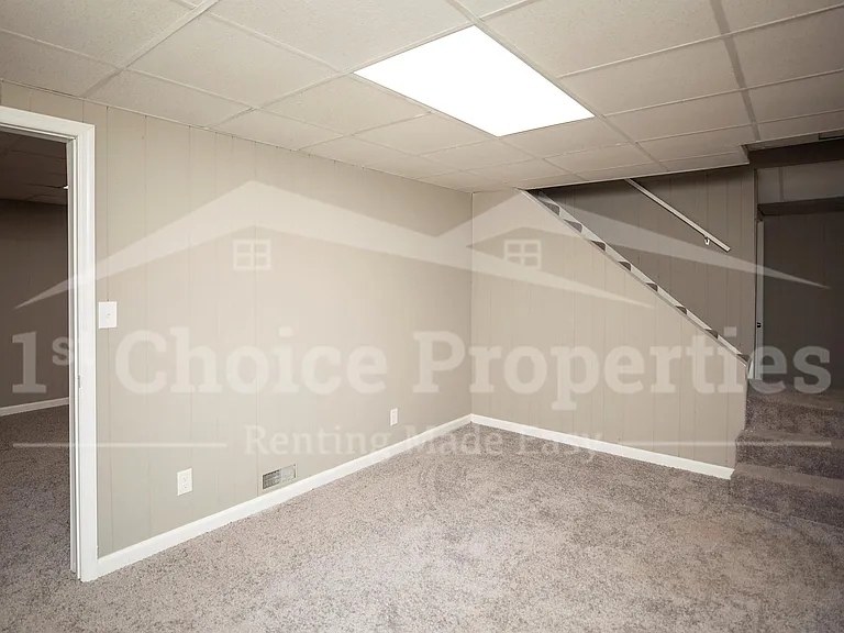 3142 Sleepy Hollow Dr — Photo 20