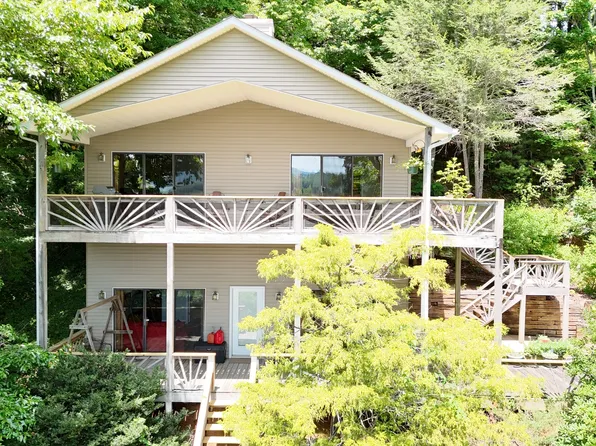 772 Big Oak Ln, Hiawassee, GA 30546