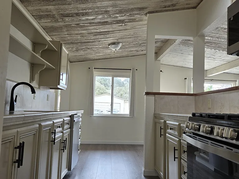 1318 Funston Ave — Photo 18