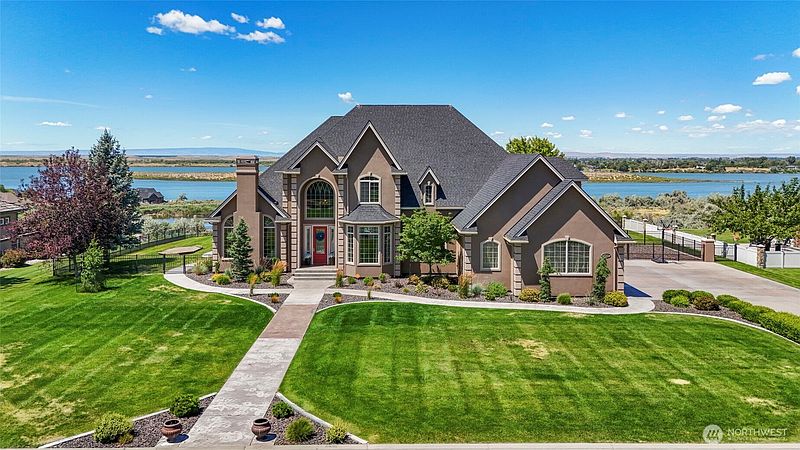 3rd image of 8596 SE Dune Lake Road