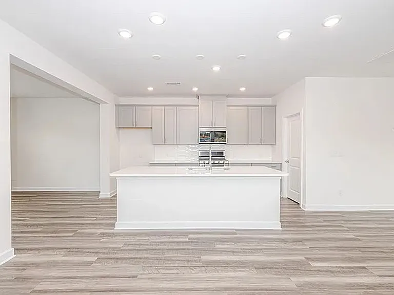 4415 Millennium Ave — Photo 9