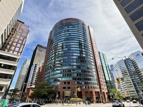 33 University Ave #2506, Toronto, ON M5J 2S7