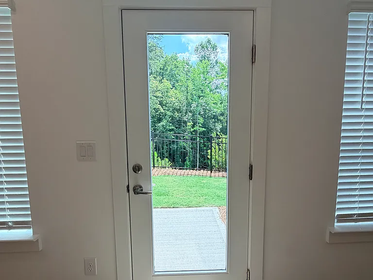 454 Laurelwood Ct — Photo 7