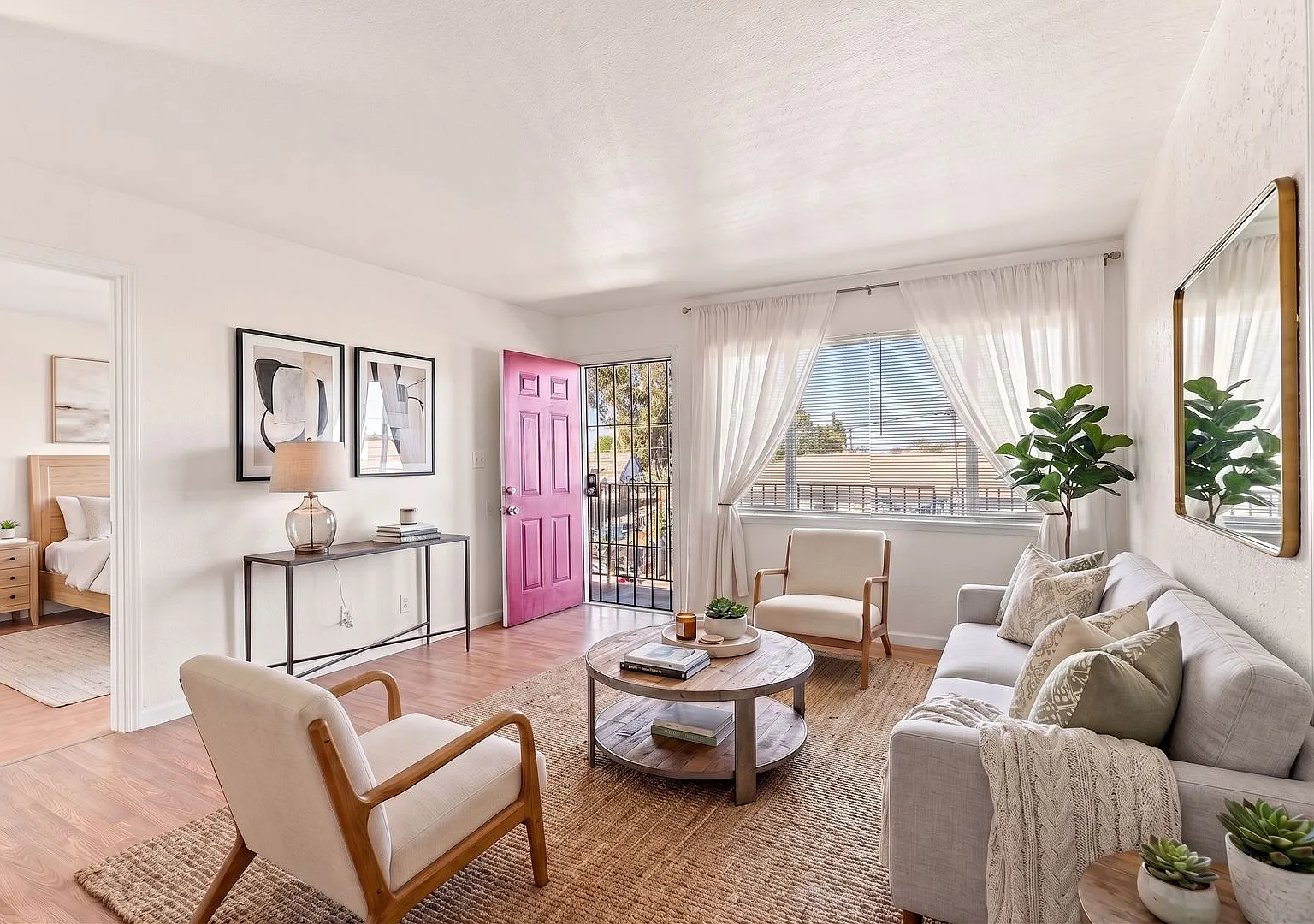 Spacious 4-Bed Oakland Unit w/ In-Unit Laundry & Gated Parking — Photo 1