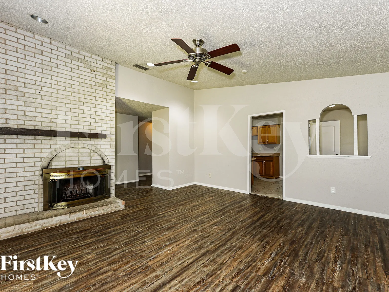 3 bed, 2.0 bath, 1449 sqft, $2,160 — Photo 3