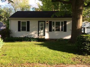 71 Lilac Ln, Springfield, IL 62702