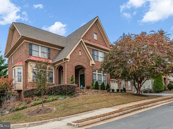 7238 Farr St, Annandale, VA 22003