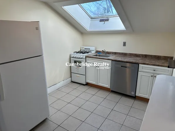 17 Fayette St #8, Cambridge, MA 02139