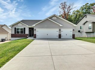 207 Fort Laramie Ct, Wright City, MO 63390