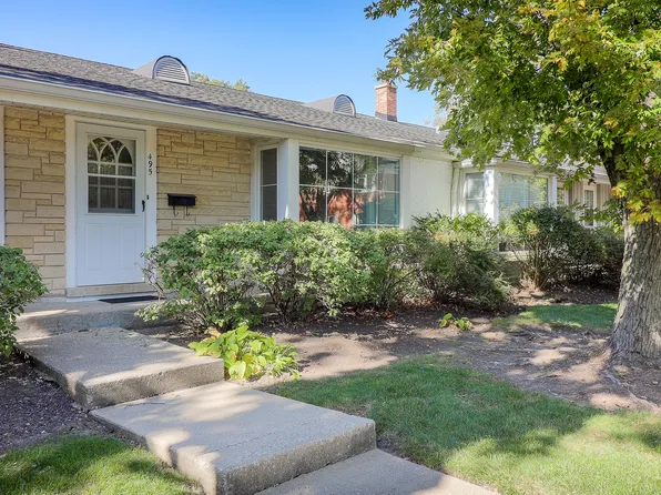 495 Old Surrey Rd, Hinsdale, IL 60521