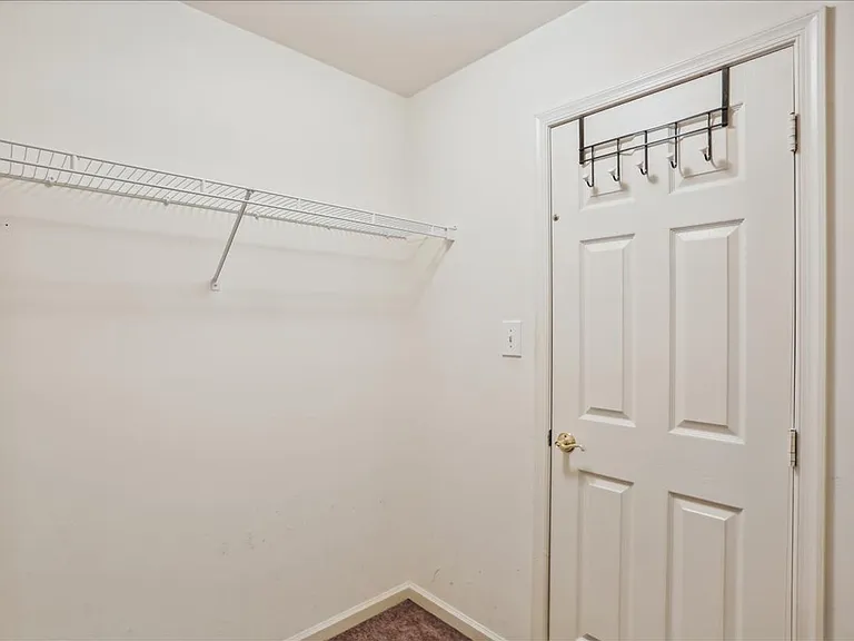 8931 Falls Farm Dr — Photo 88