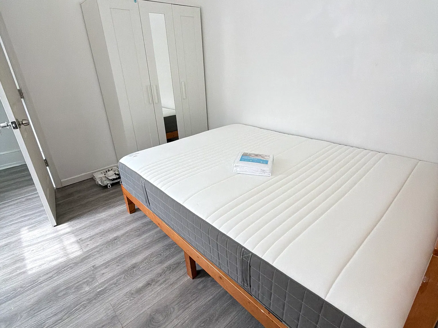 1 bed, 120 sqft, $900 — Photo 3