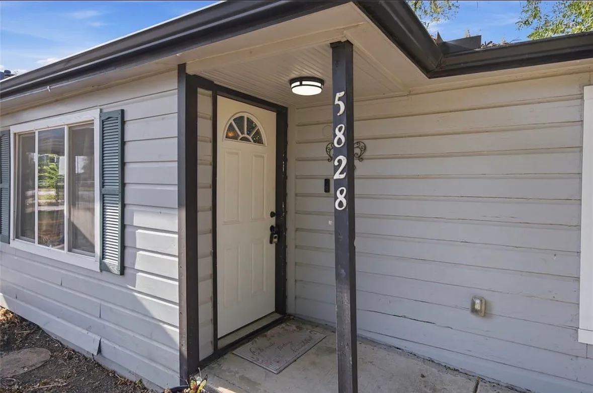 3 bed, 1096 sqft, $1,520 — Photo 4