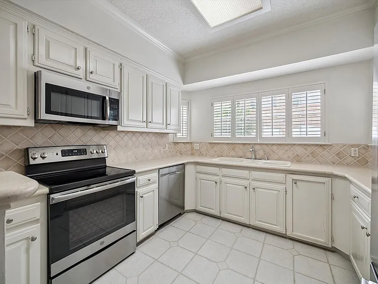 2125 Bering Dr #2125 — Photo 11