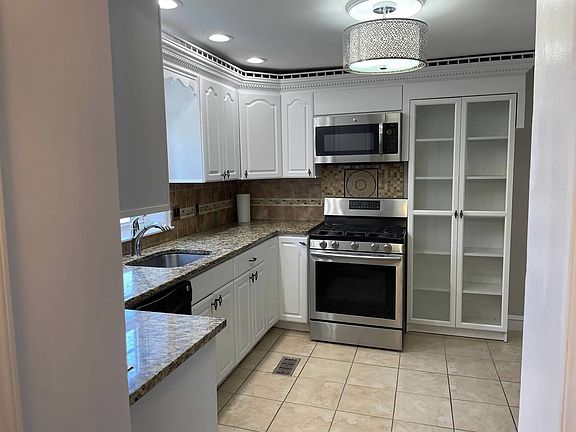 4th image of 4822 Wilson Blvd