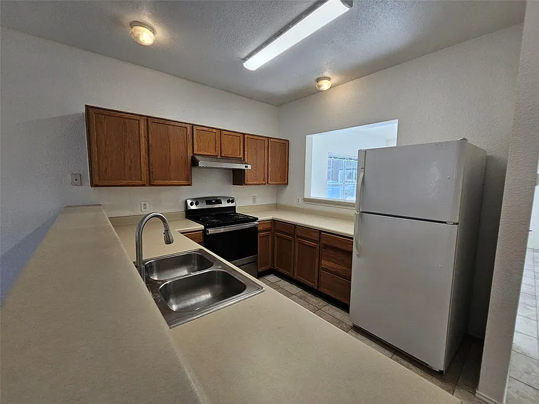 304 Windridge Village Cv — Photo 10