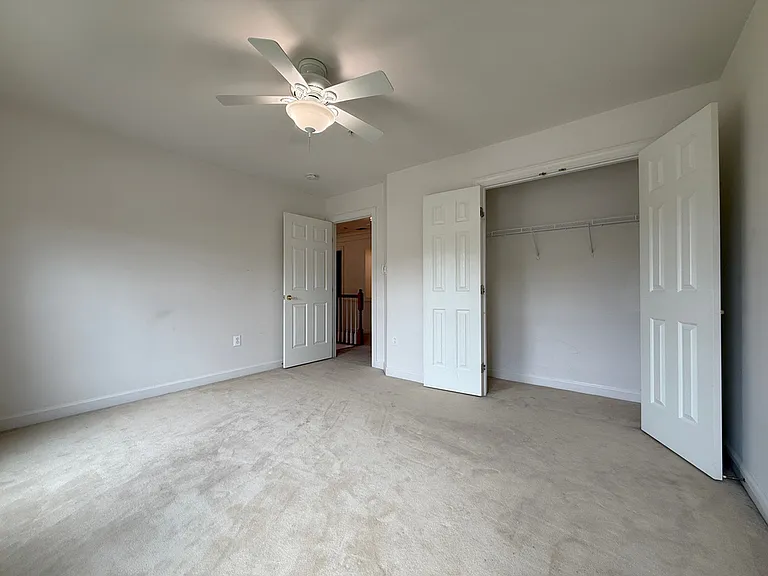 4415 Medallion Dr — Photo 39
