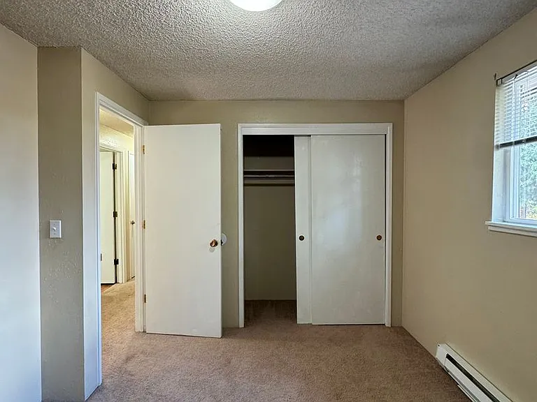 1827 Worden Ave — Photo 4