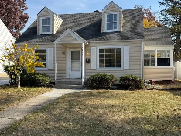 2311 Huffman Blvd, Rockford, IL 61103