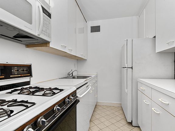 5th image of 400 E 56th St APT 12S