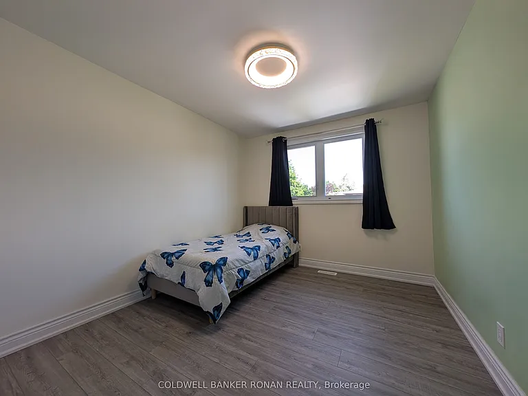 41 Camrose Dr — Photo 22