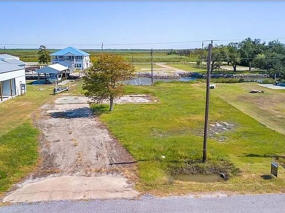 4th image of 3679 Lake Breeze Rd