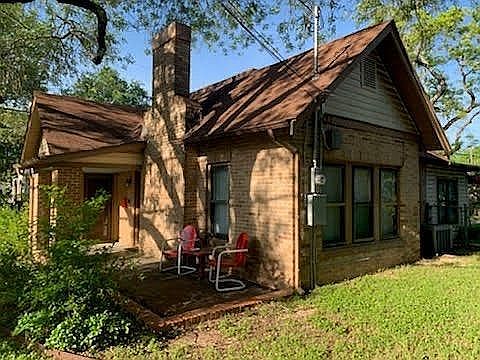 1st image of 315 Carleton Ct