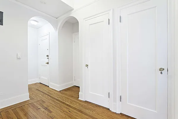 Rented by Compass | media 11