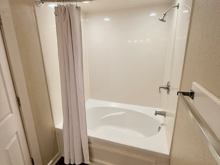 8350 Piney Shores Dr — Photo 8