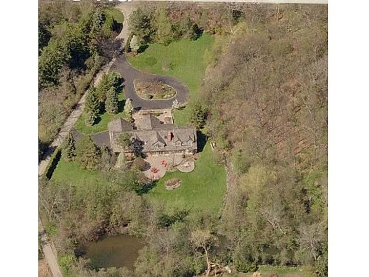 161 Lone Pine Rd photo 1