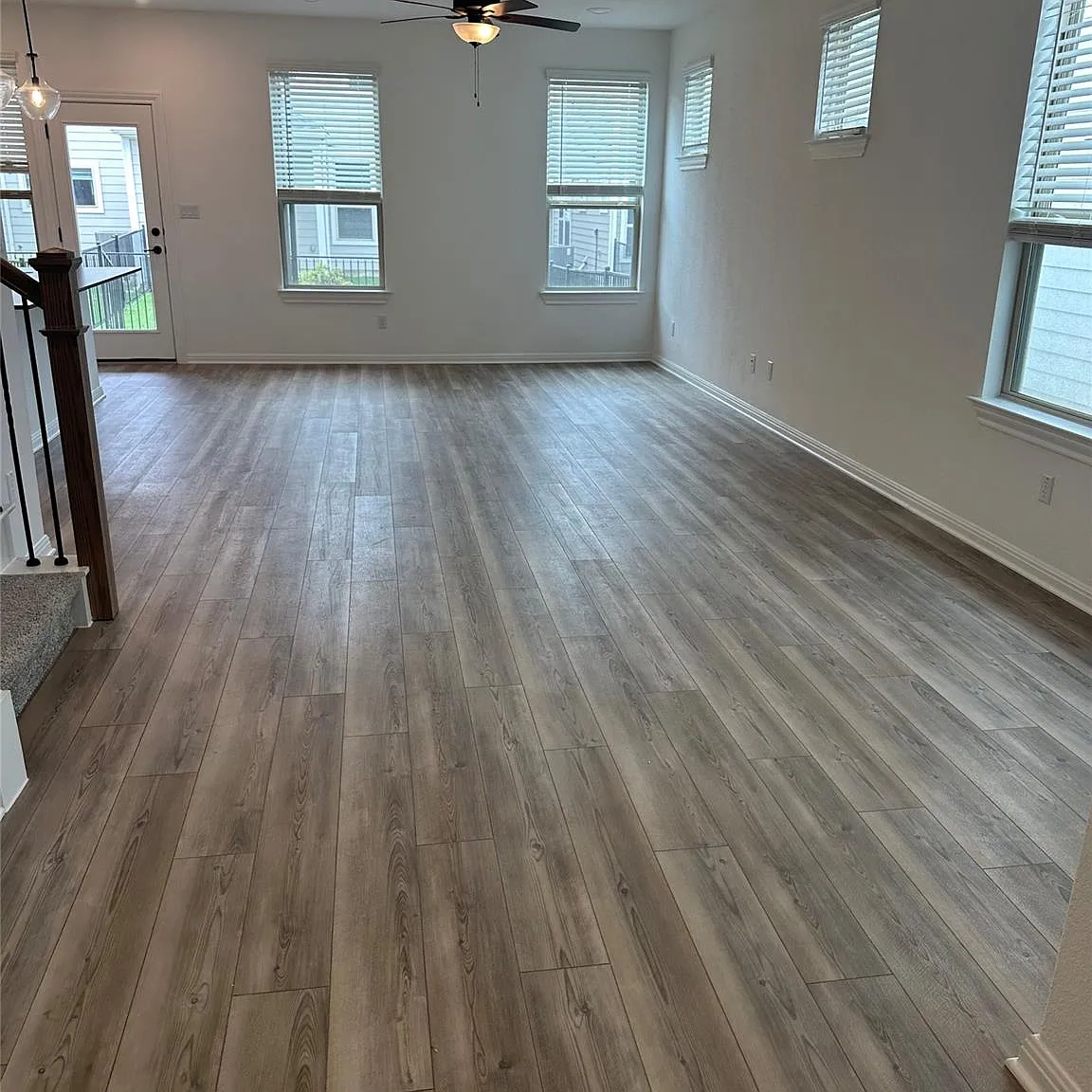 3 bed, 2.5 bath, 1977 sqft, $2,400 — Photo 4