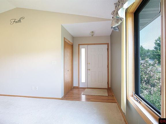 5th image of 504 Hague Ave S