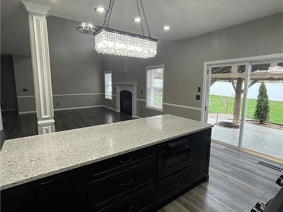 3rd image of 129 Diamond Dr